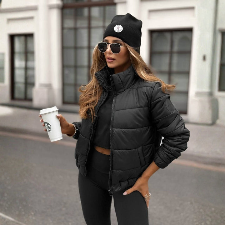 Jenna – prošívaná bunda s kapucí pro zimní eleganci
